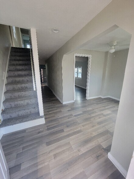 Building Photo - 410 Middlesex St