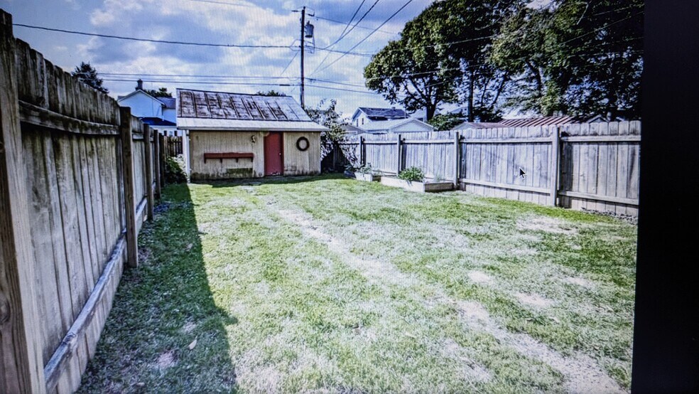 Building Photo - 542 Buckeye St