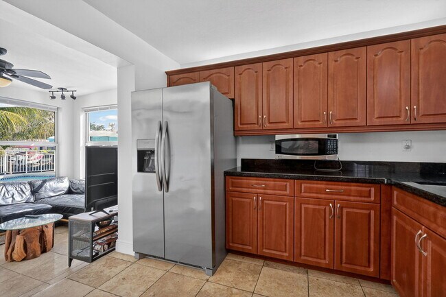 Building Photo - 4540 SW 28th Terrace