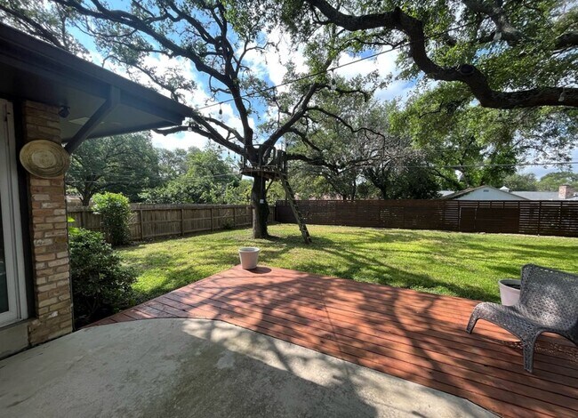 Building Photo - 2710 Marlborough Dr