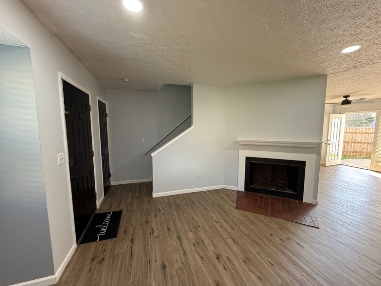 Building Photo - 1823 Worthington Run Dr