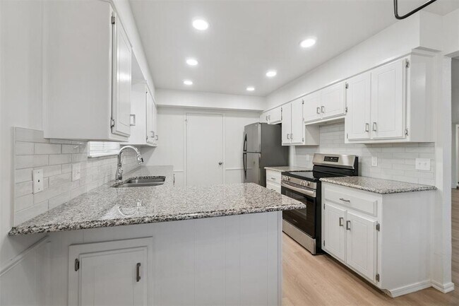 Building Photo - 1033 Mabel C Fry Blvd