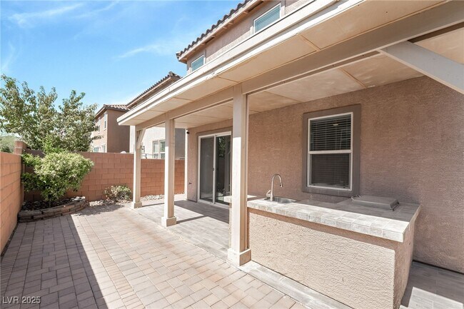 Building Photo - 9205 Keystone Ridge Ave