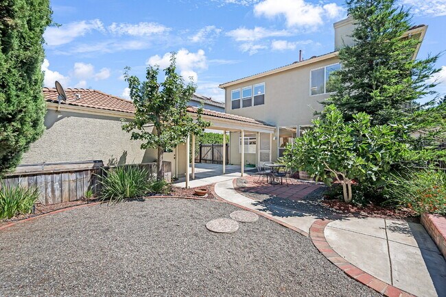 Building Photo - Move-In Ready 4-Bed, 3-Bath Gem in a Covet...