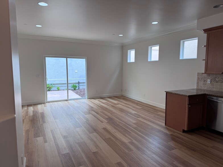 Living/Dining Space - 3208 Playa Ct