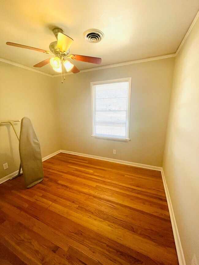 Building Photo - 1104 Fairfax Ct