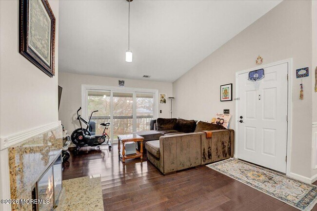 Building Photo - 306 Bromley Pl