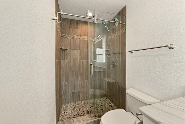 Building Photo - 5434 Oakhurst Dr