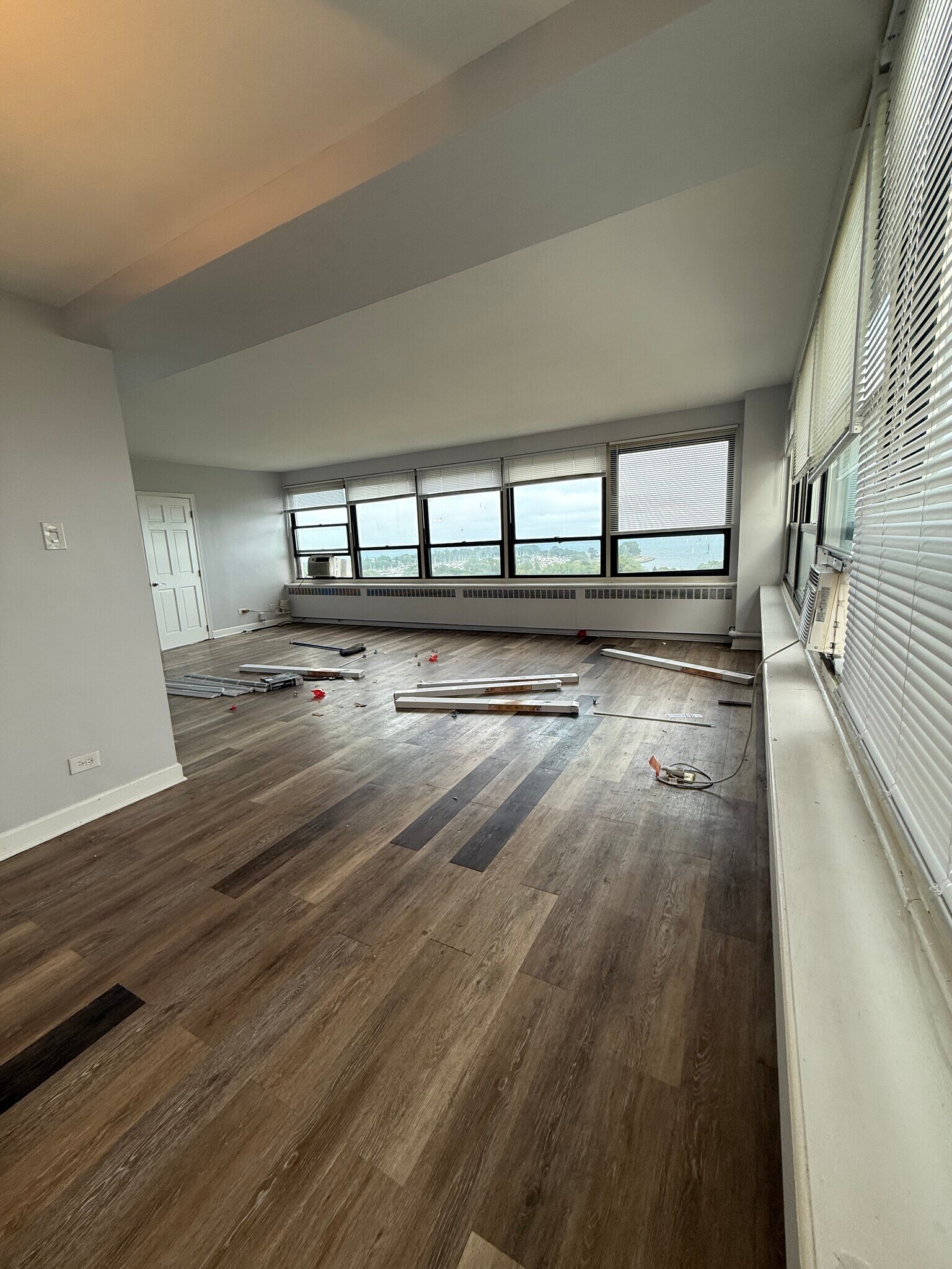 Building Photo - 4230 N Marine Dr