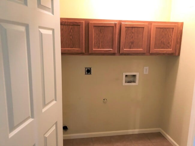 Building Photo - 21481 W Wallis Dr