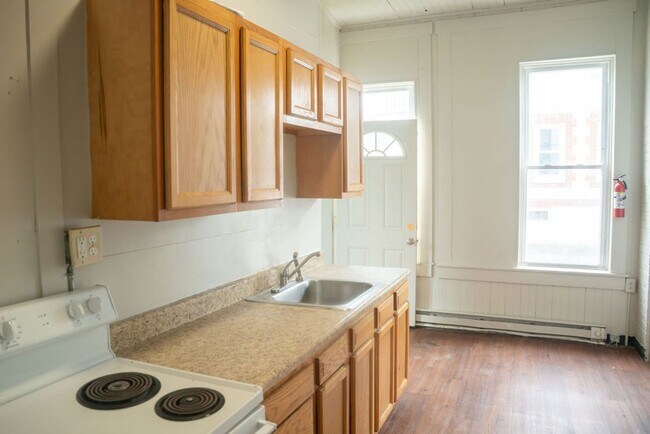 Building Photo - Spacious 4-Bedroom Home Near Kutztown University – Prime Downtown Location