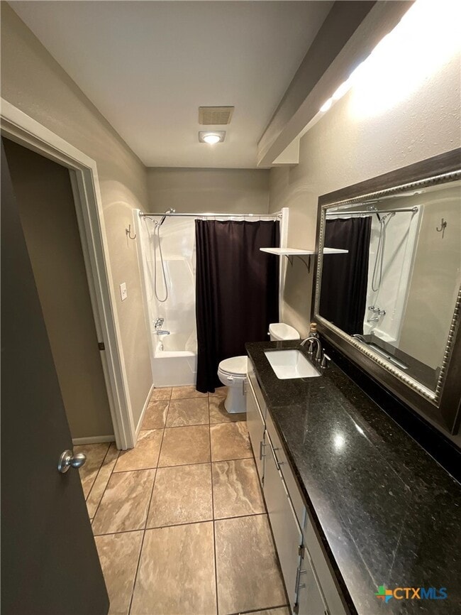 Building Photo - 519 Rattan Dr