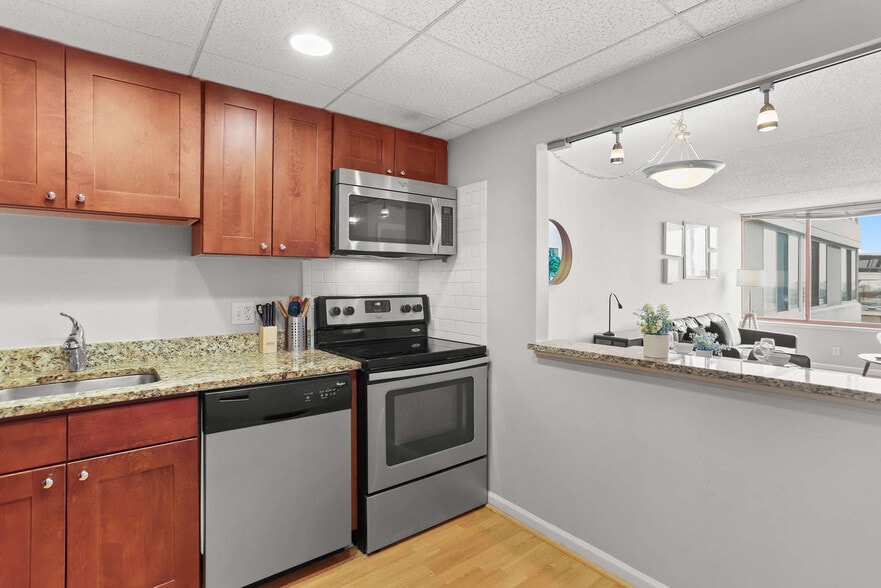 Building Photo - 401 12th St S