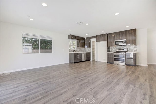 Building Photo - 13329 Strathern St