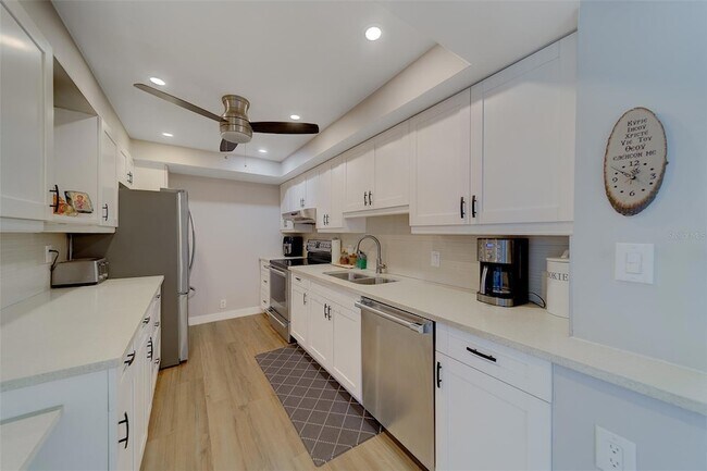 Building Photo - 255 Dolphin Point