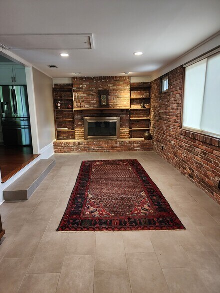 Den w/fireplace - 506 Shamrock Dr