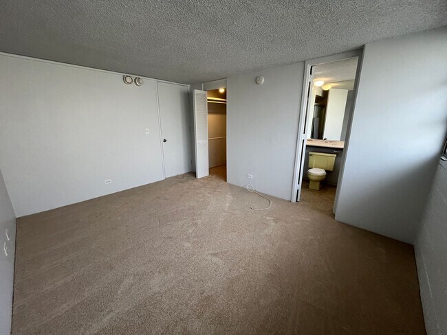 Building Photo - Academy Tower (Ward Ave/Honolulu) - 2 bedr...