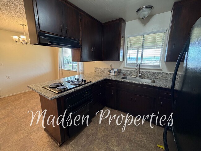 Building Photo - 784 Flag Creek Rd