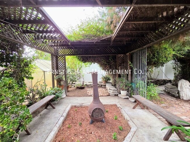 Building Photo - 1330 Ximeno Ave