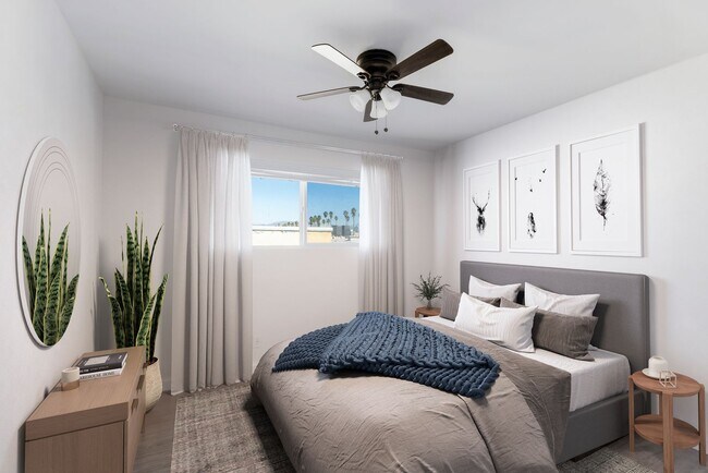 Interior Photo - 1522 S. St Andrews Pl