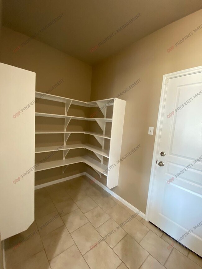 Building Photo - 513 Wedgwood Dr