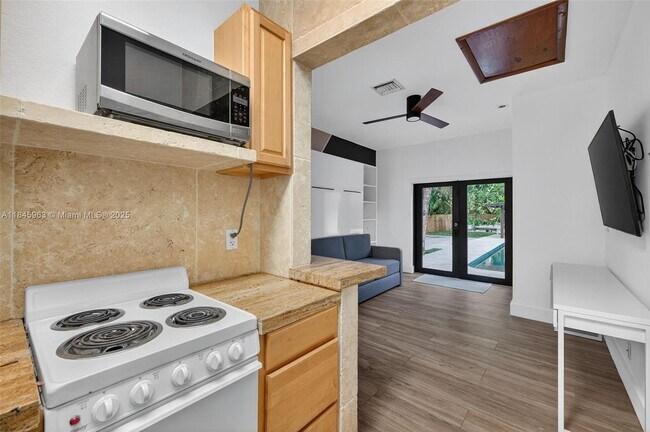Building Photo - 1511 SW 30th Pl