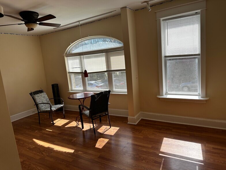 Building Photo - 1315 Park Rd NW