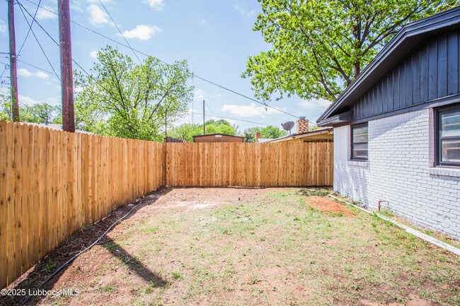 Building Photo - 6803 Avenue W