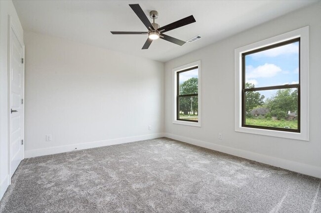 Building Photo - 1705 S 23rd Pl