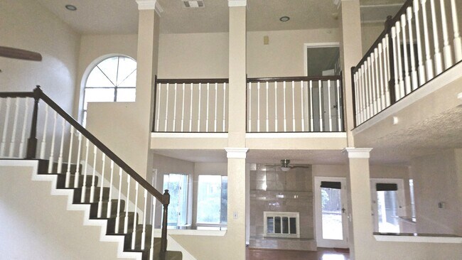 Building Photo - 2910 Skypark Dr