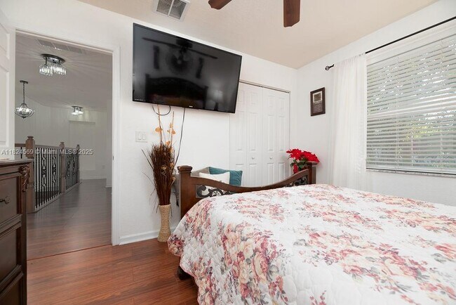 Building Photo - 4832 SW 159th Ave