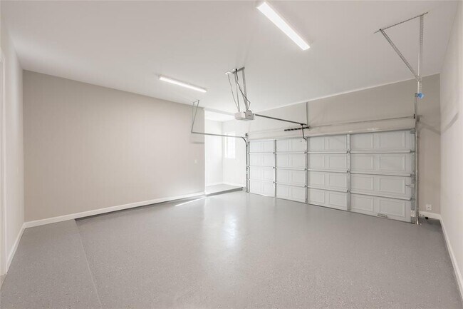 Building Photo - 5208 Amber St