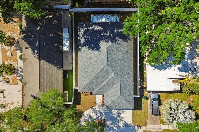 Building Photo - 1208 DR Martin Luther King JR Street North