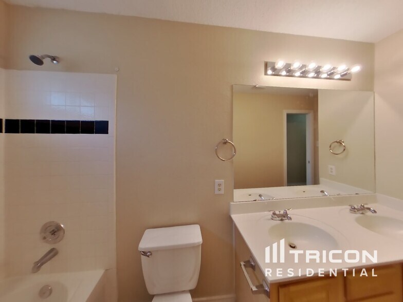 Building Photo - 9226 Windward Trce