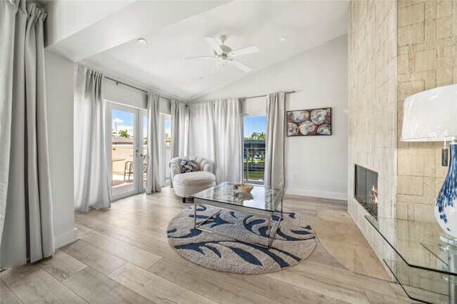 Building Photo - 2523 Castilla Isle