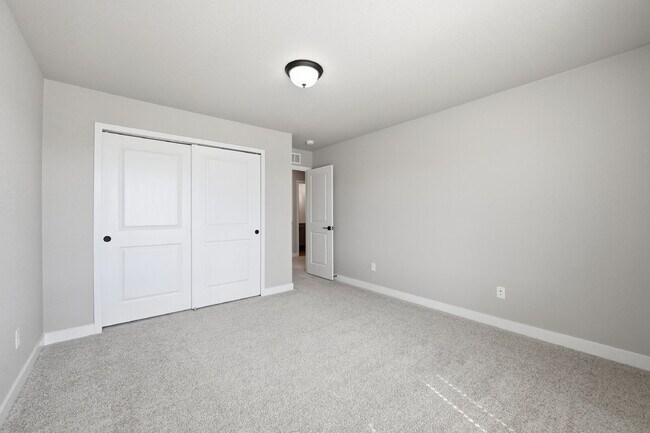 Building Photo - $2,340.95, 3 bed, 2.5 bath located in Colorado Springs with a fenced back yard