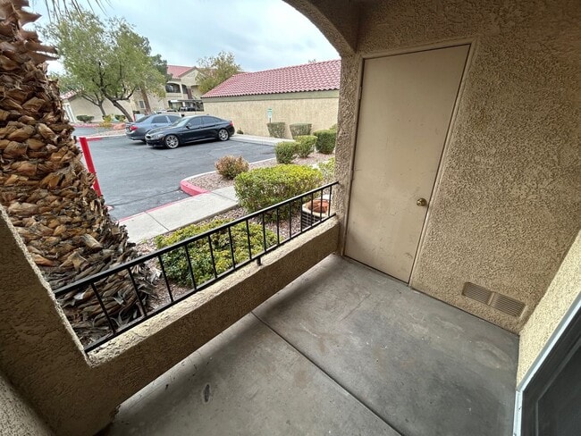 Building Photo - BRIGHT 1 BD & 1 FB CONDO IN SOUTHWEST LAS VEGAS