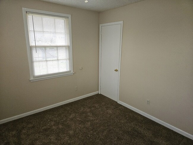 Building Photo - 203 Branch Trail