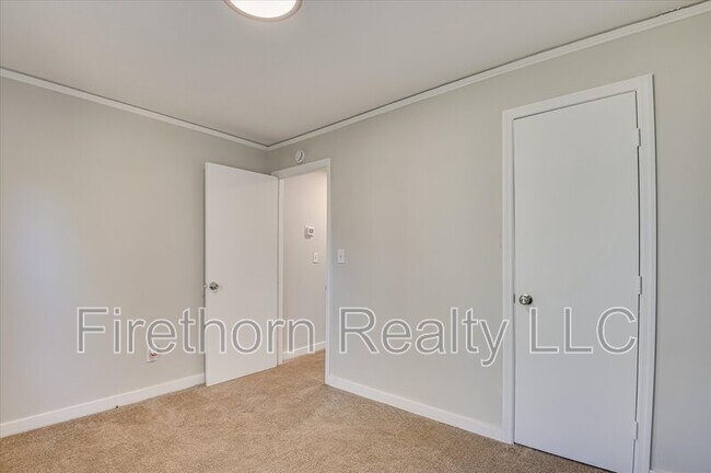 Building Photo - 2349 Henry Cir