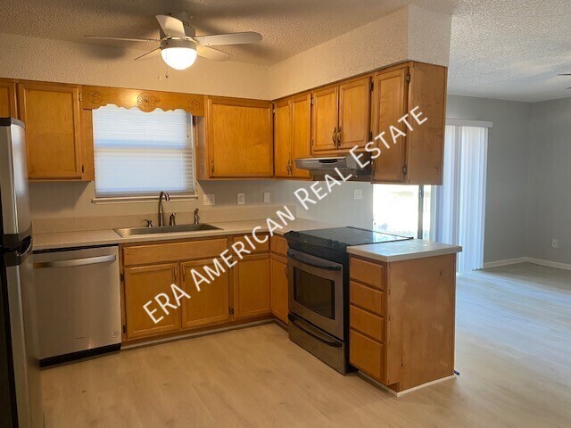 Building Photo - $500 off 1st full month of rent!