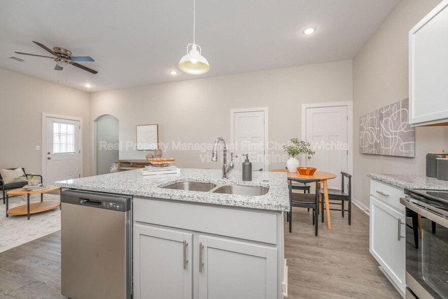 Building Photo - 3612 W Angel St