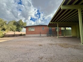 Building Photo - 1611 E Mitchell St