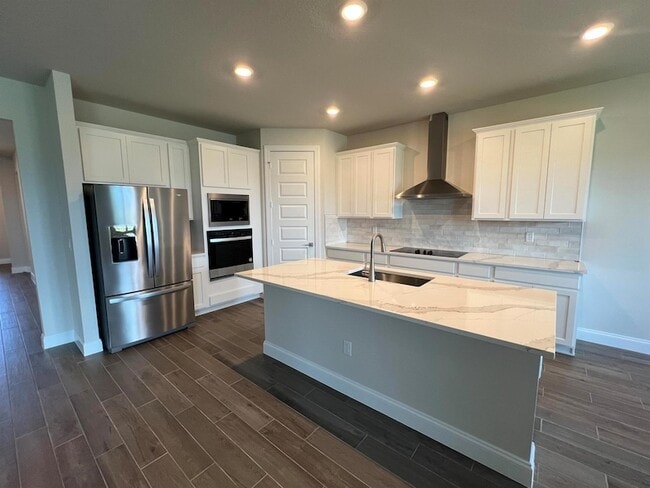 Building Photo - 6305 Cloverdale Ave