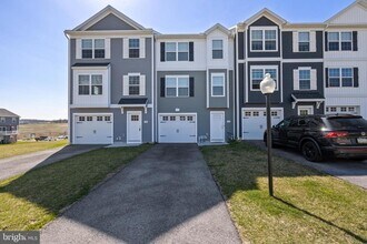 Building Photo - 8 HEATH Cir