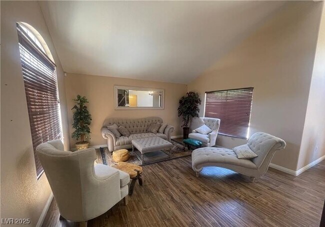 Building Photo - 2036 Pinion Springs Dr