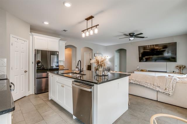 Building Photo - 5617 Kilpatrick Ave