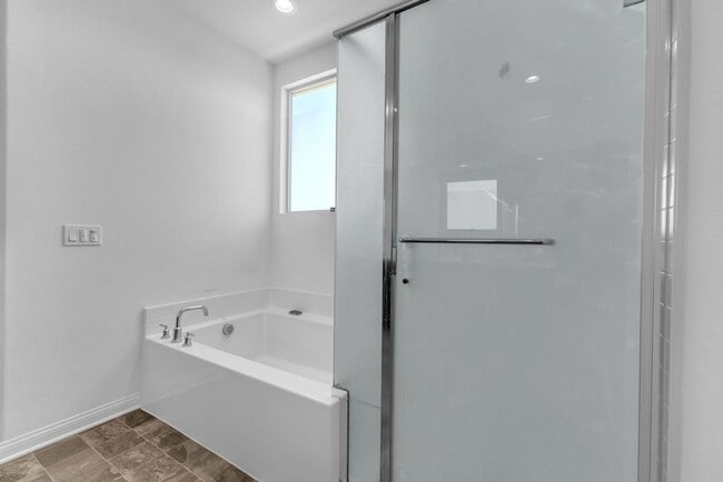 Building Photo - Spacious 5-Bedroom Home in Spencer’s Crossing – Murrieta - 6 Month - 1 Year or Lease To Own!