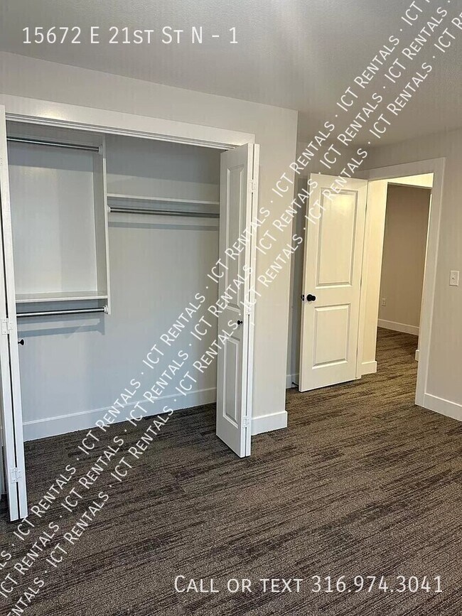 Building Photo - 15672 E 21st St N