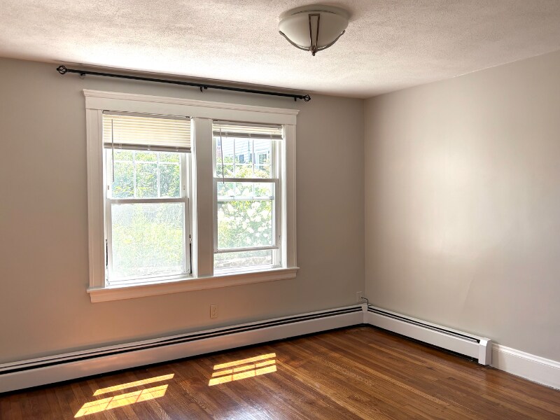 Building Photo - 30 Bacon St