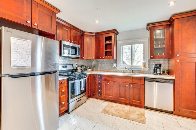 Building Photo - 2851 Debra Way